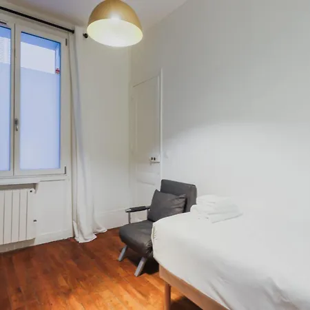 شقة Charming Flat - 2bd 3p - Proche Batignolles 17eme *