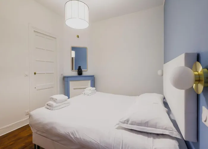 Charming Flat - 2bd 3p - Proche Batignolles 17eme باريس