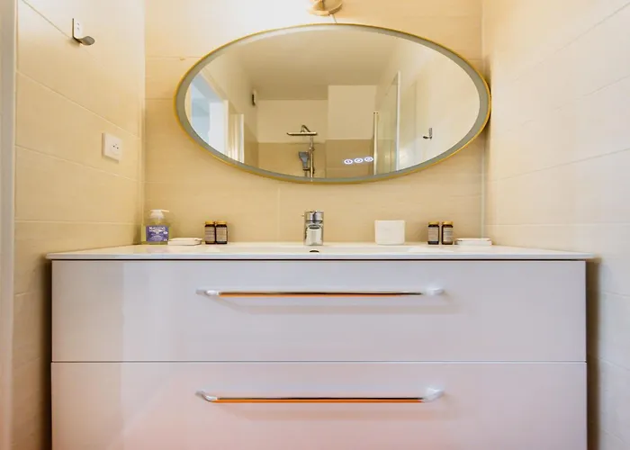 شقة Charming Flat - 2bd 3p - Proche Batignolles 17eme *