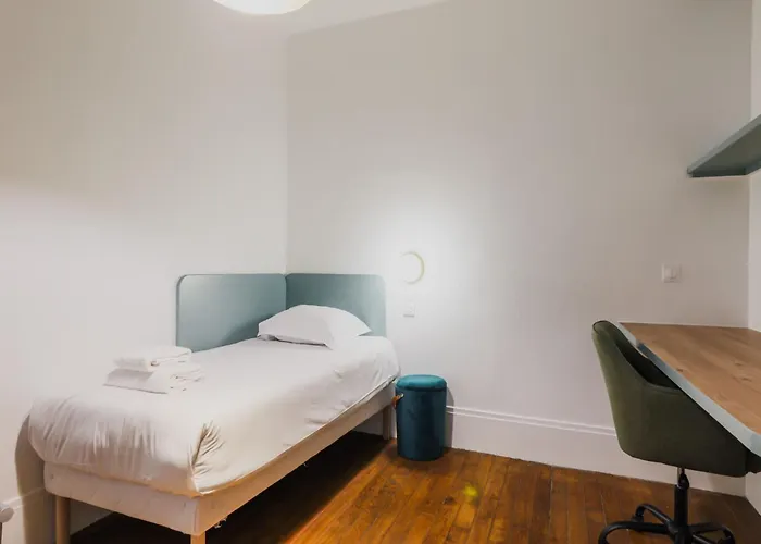 Charming Flat - 2bd 3p - Proche Batignolles 17eme شقة باريس