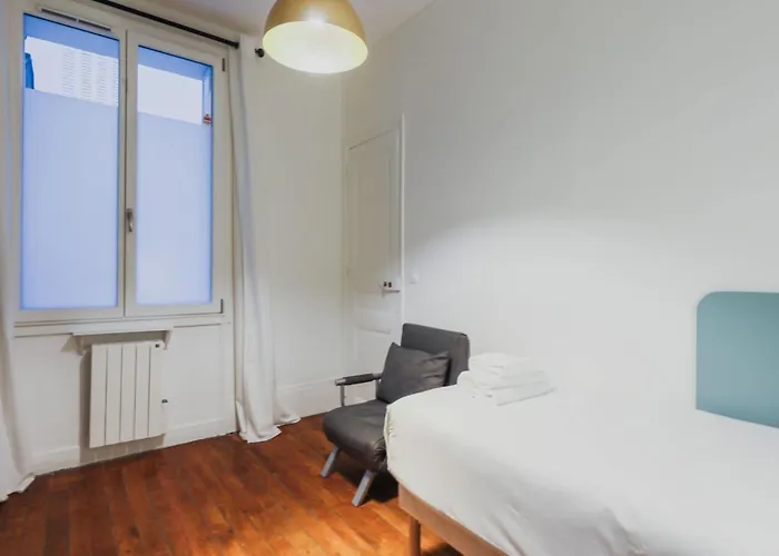 شقة Charming Flat - 2bd 3p - Proche Batignolles 17eme *